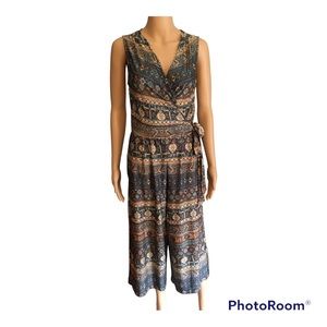 Emma & Michele sleeveless v-neck romper in boho tribal print in size small